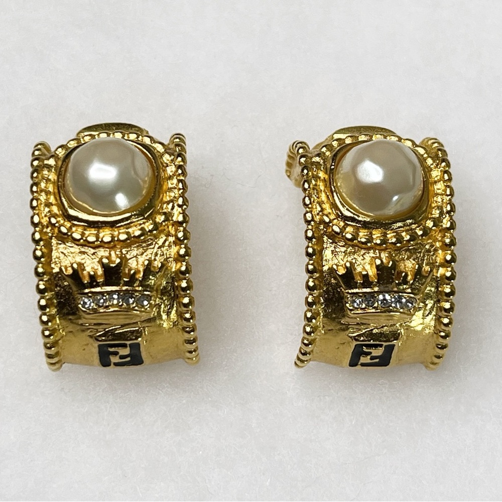 Vintage Fendi Crown Pearl Gold Tone Chunky Clip On Earrings 1” x 5/8”